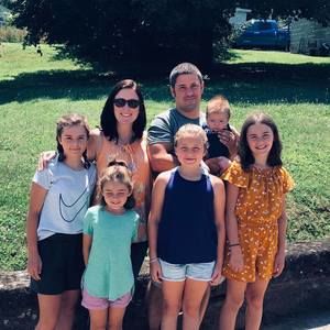 Meet your Posher, Alicia